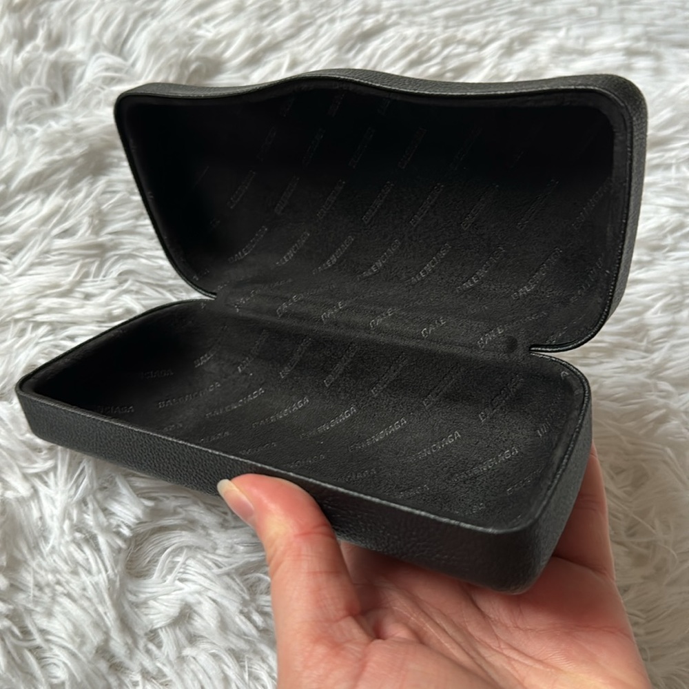 BALENCIAGA EXTRA LARGE BLACK LEATHER SUNGLASSES CASE WITH DRAWSTRING POUCH NEW - Picture 5 of 14